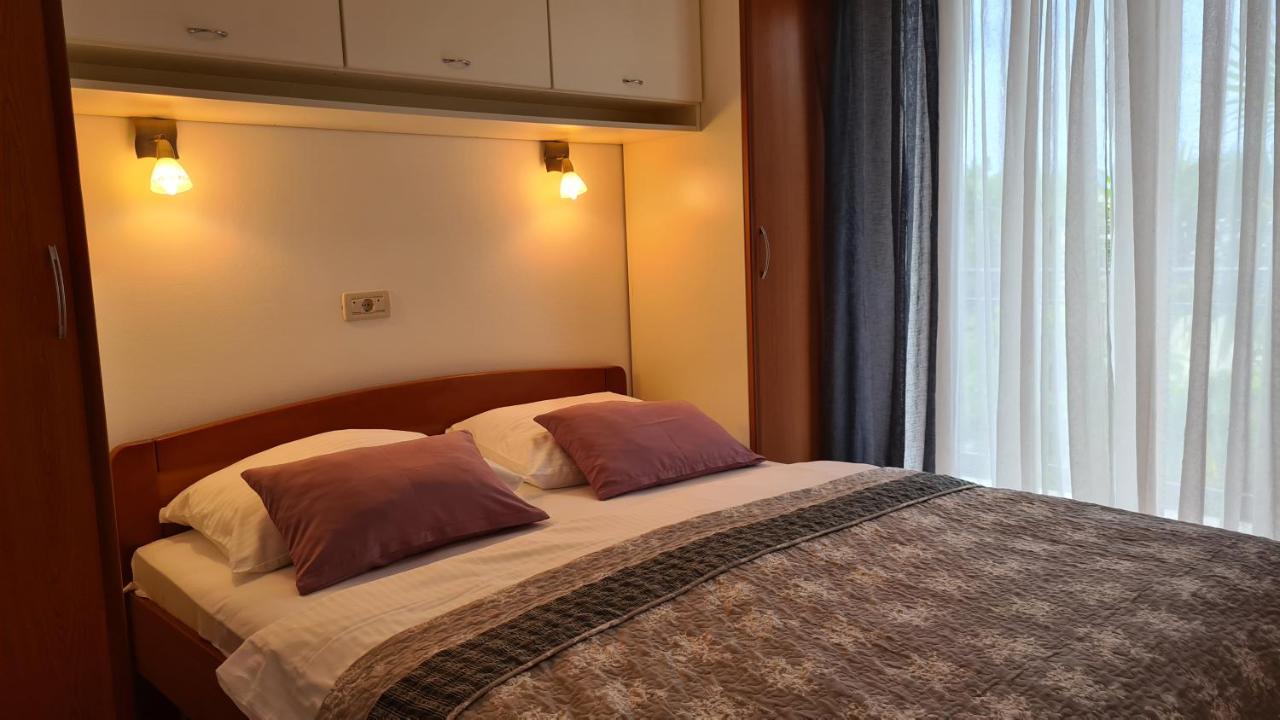 Villa Amalia Apartment 2 มาลินสกา ภายนอก รูปภาพ